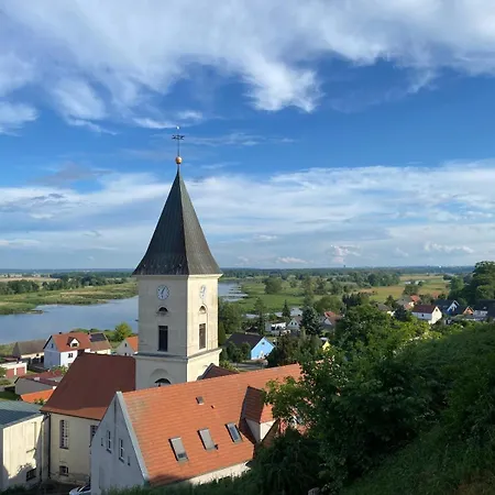 Lebuser Land Fuer Bis Zu 4 Personen Mit 1300 Qm Garten Und Privatsauna, Grandiosen Blick Ueber Oder, Sonntags Late Check Out Bis 18 Uhr Inklusive Vakantiehuis Lebus