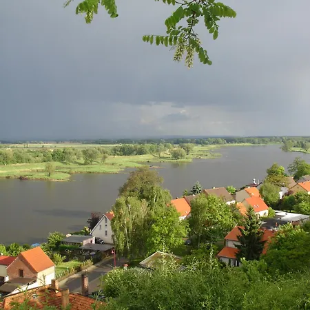 Lebuserland Fuer Bis Zu 4 Personen Mit 1300 Qm Garten Und Privatsauna, Grandiosen Blick Ueber Oder, Sonntags Late Check Out Bis 18 Uhr Inklusive Lebus