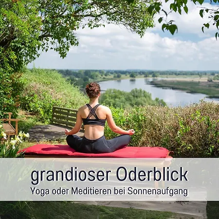 Lebuser Land Fuer Bis Zu 4 Personen Mit 1300 Qm Garten Und Privatsauna, Grandiosen Blick Ueber Oder, Sonntags Late Check Out Bis 18 Uhr Inklusive Casa vacanze Lebus